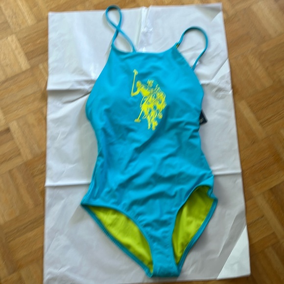 US Polo Assn - Picture 1 of 5